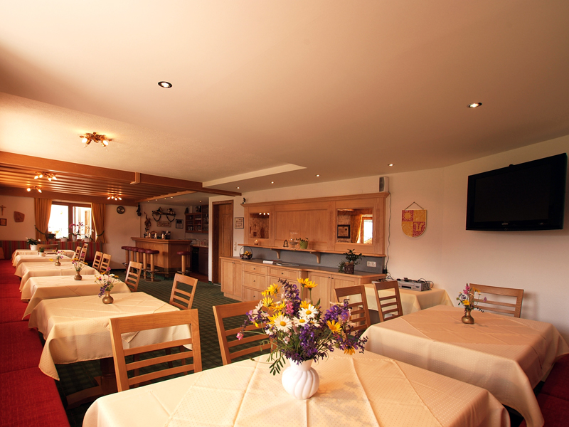 Hausbar und Aufenthaltsraum in Serfaus Hausbar und Aufenthaltsraum in Serfaus